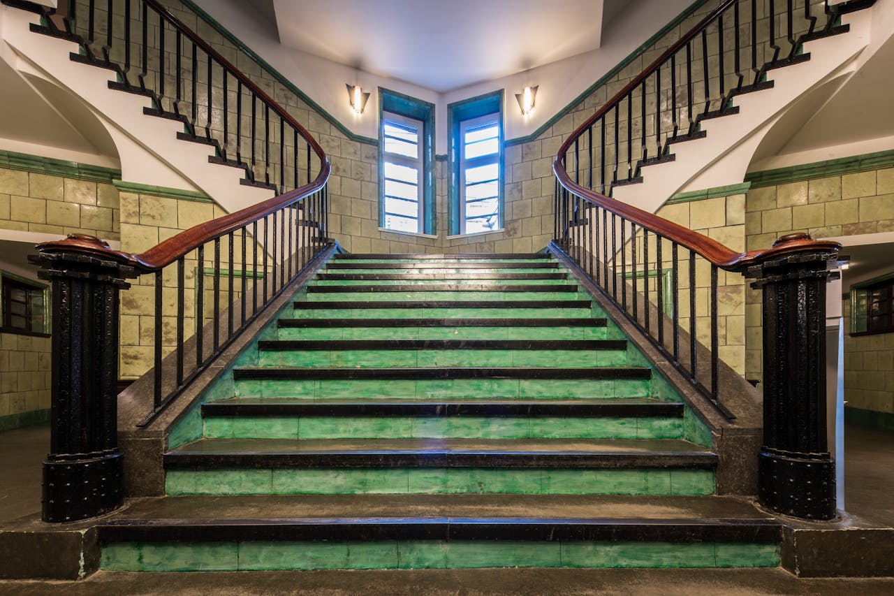 Die Weimarer Republik: Vom Scheitern zur Diktatur